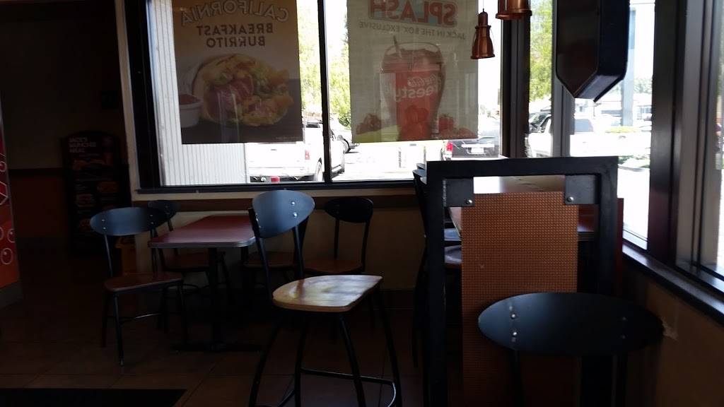Jack in the Box | restaurant | 7895 Monterey Rd, Gilroy, CA 95020, USA | 4088482395 OR +1 408-848-2395