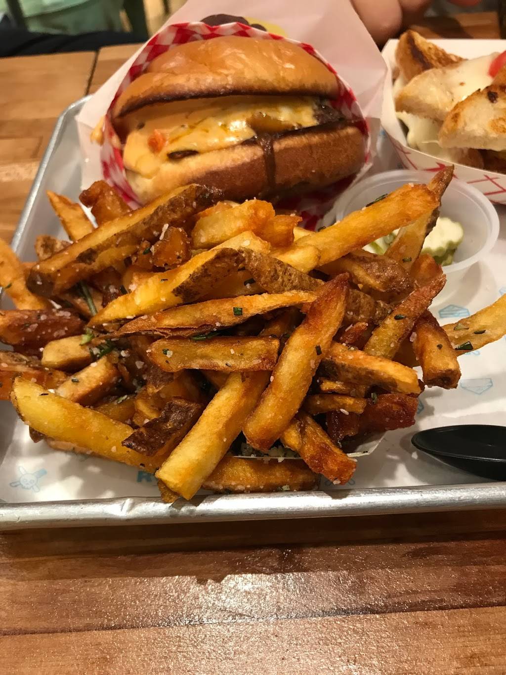 Roxys Grilled Cheese & Burgers | restaurant | 485 Cambridge St, Allston, MA 02134, USA | 6172025864 OR +1 617-202-5864