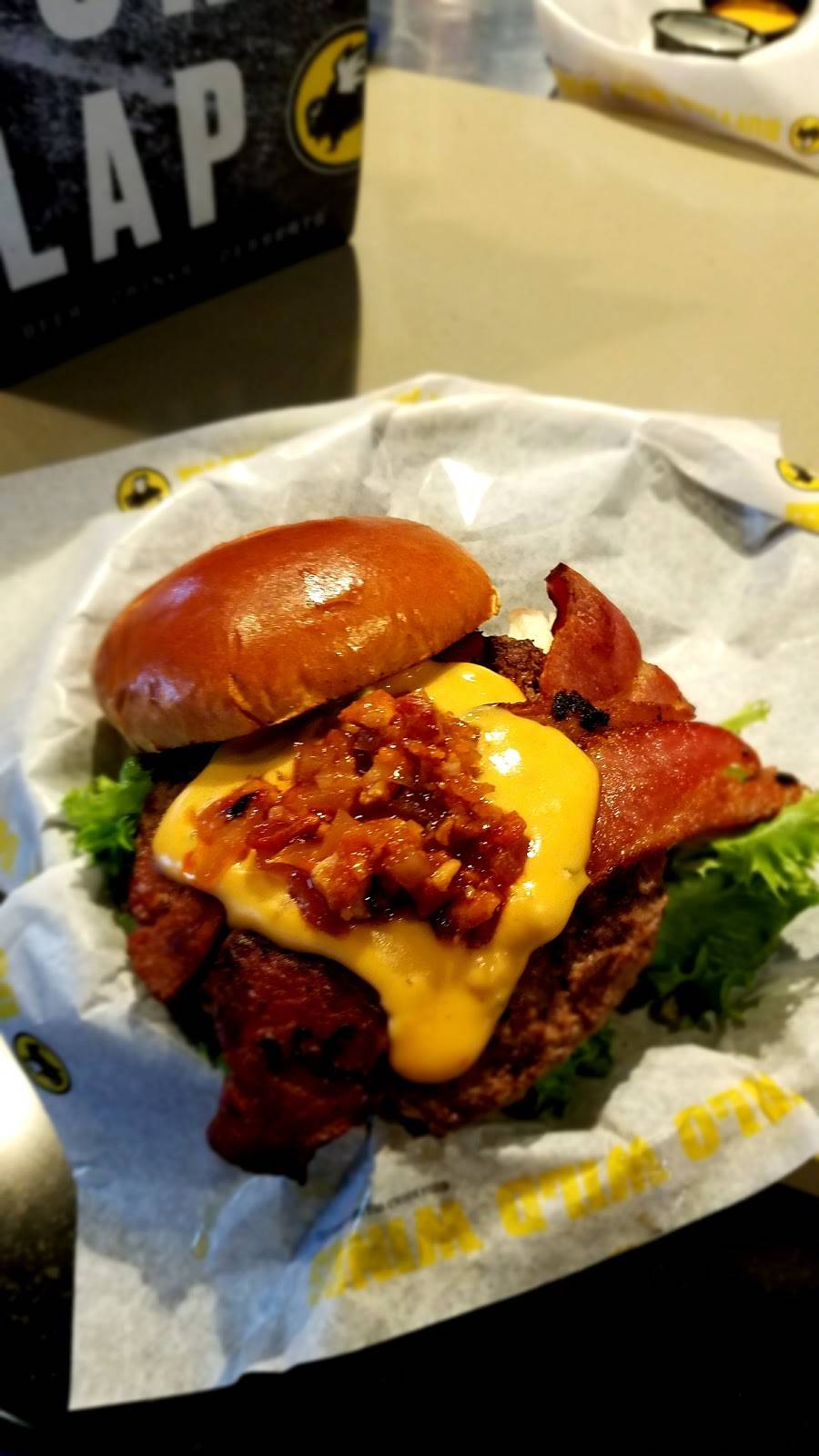 Buffalo Wild Wings | meal takeaway | 15 South Ave, Burlington, MA 01803, USA | 7813651907 OR +1 781-365-1907