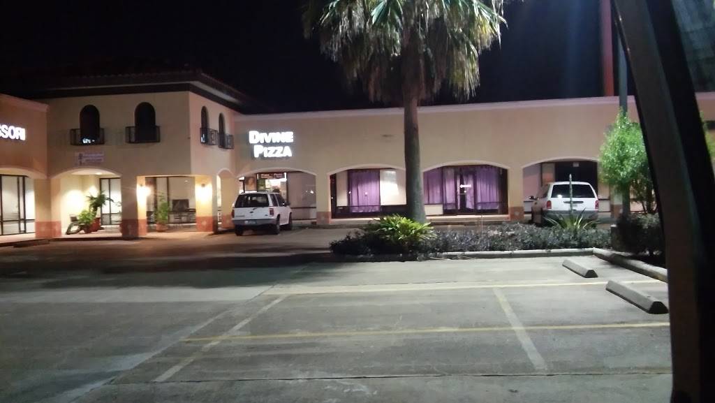 Divine Pizza | restaurant | 15989 Westheimer Rd, Houston, TX 77082, USA | 2814932886 OR +1 281-493-2886