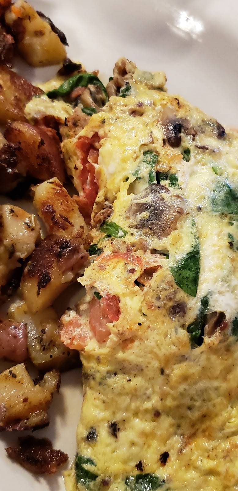 Crusin Twelve Diner | restaurant | 241 School St, Winchendon, MA 01475, USA | 9782972001 OR +1 978-297-2001