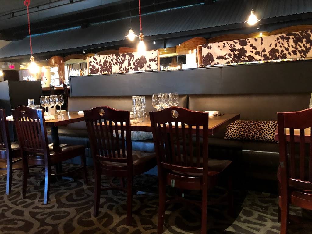 Sophies Steakhouse & Bar | restaurant | 272 Broadway St, South Haven, MI 49090, USA | 2696372121 OR +1 269-637-2121