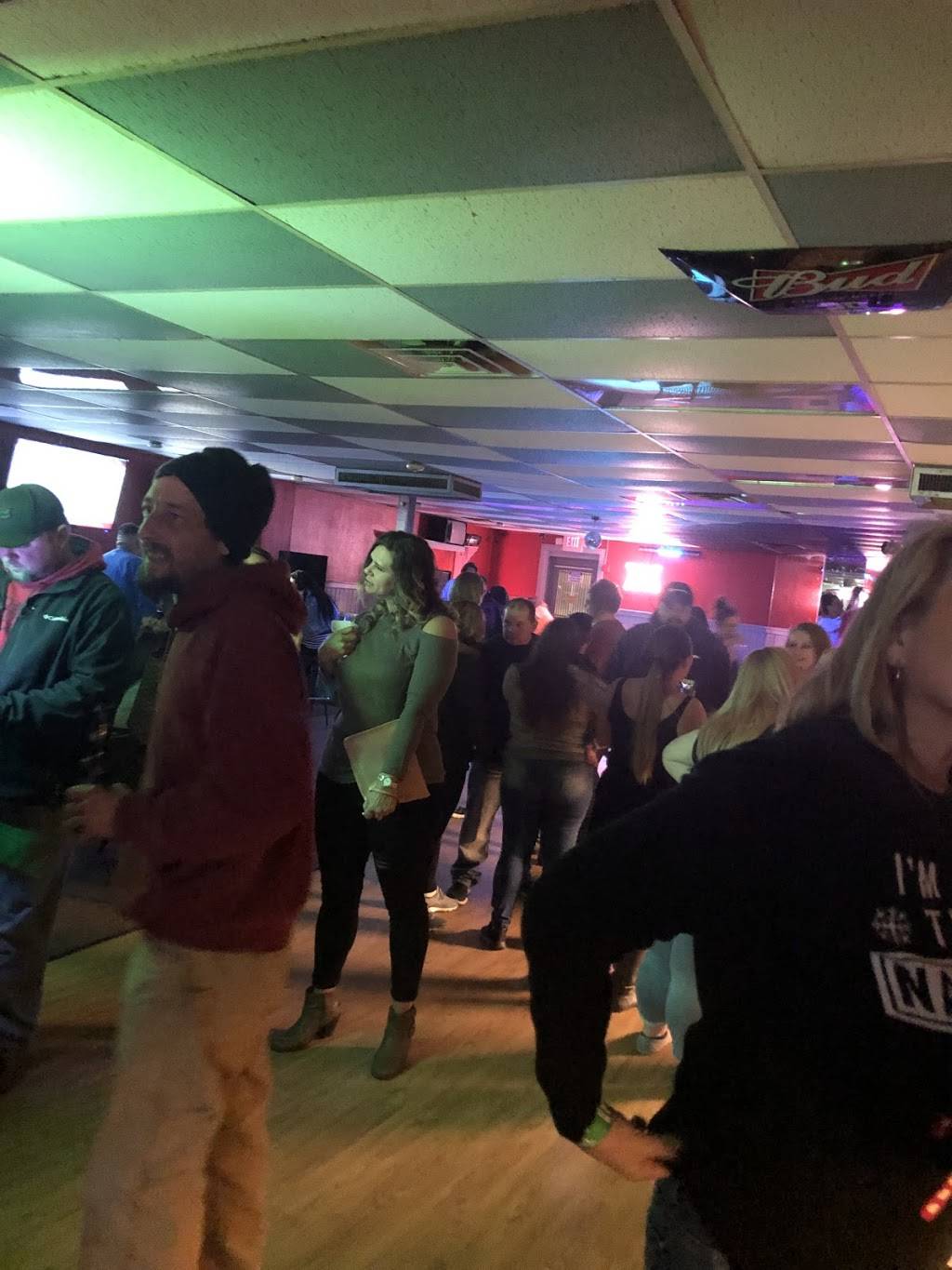 The Gym Party Bar & Grill | night club | 2279 Hubbell Ave, Des Moines, IA 50317, USA | 5152631186 OR +1 515-263-1186