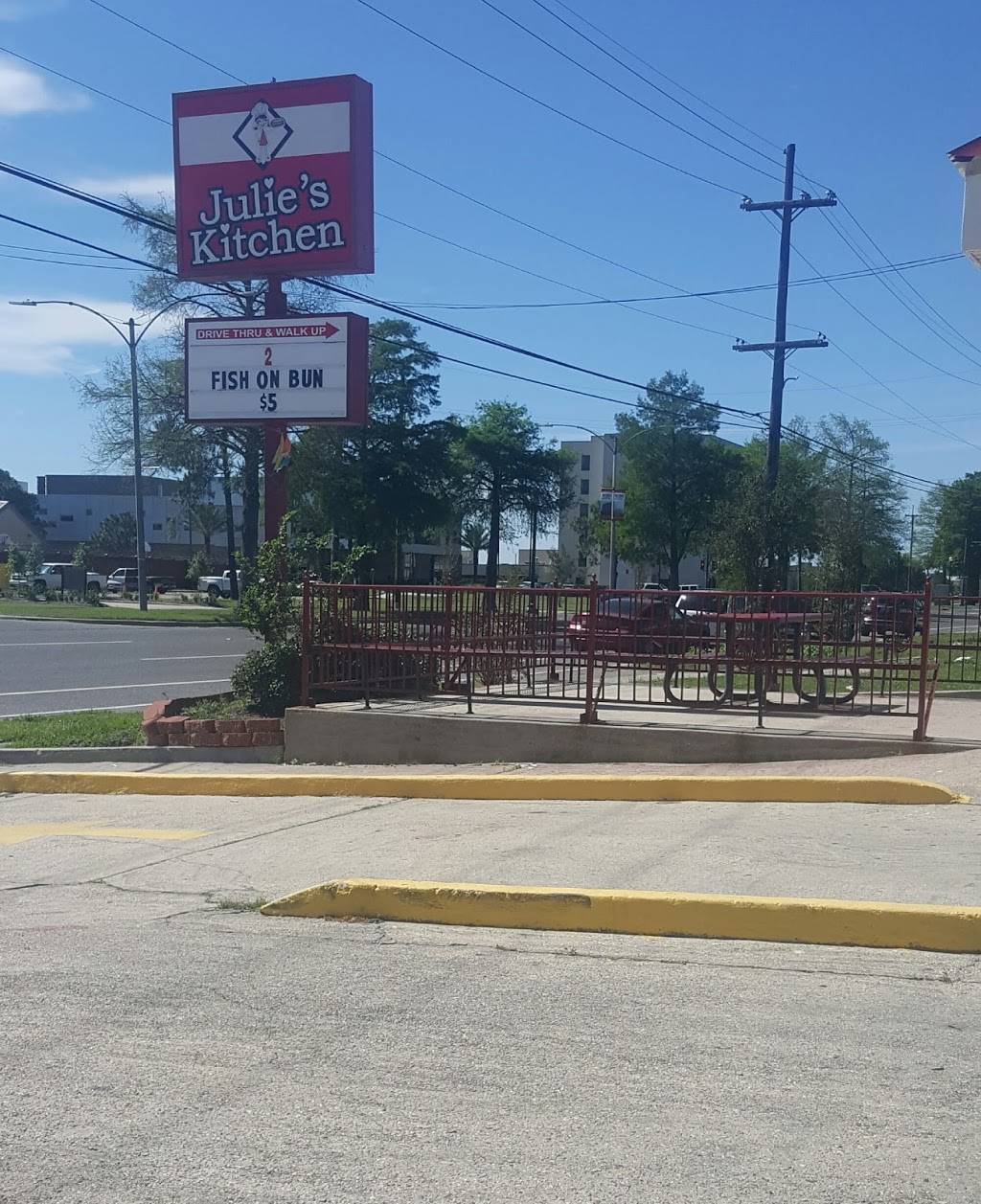 Julies Kitchen | restaurant | 5609 Read Blvd, New Orleans, LA 70127, USA | 5042487319 OR +1 504-248-7319
