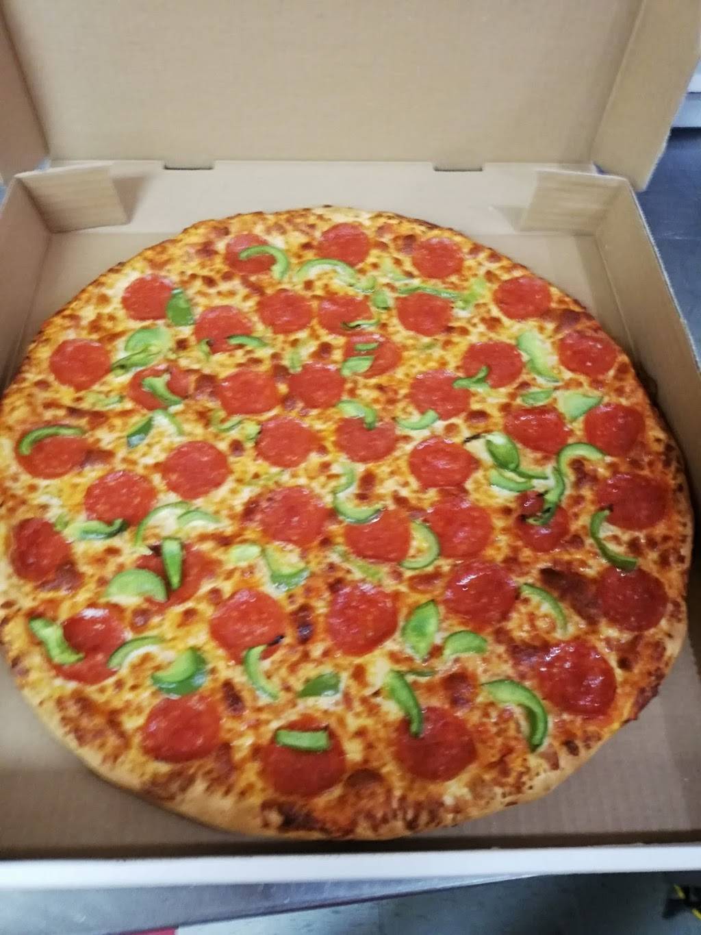 Royal Pizza & Wings | restaurant | Battlefield Square, 826 Queenston Rd, Stoney Creek, ON L8G 4A8, Canada | 9056648585 OR +1 905-664-8585