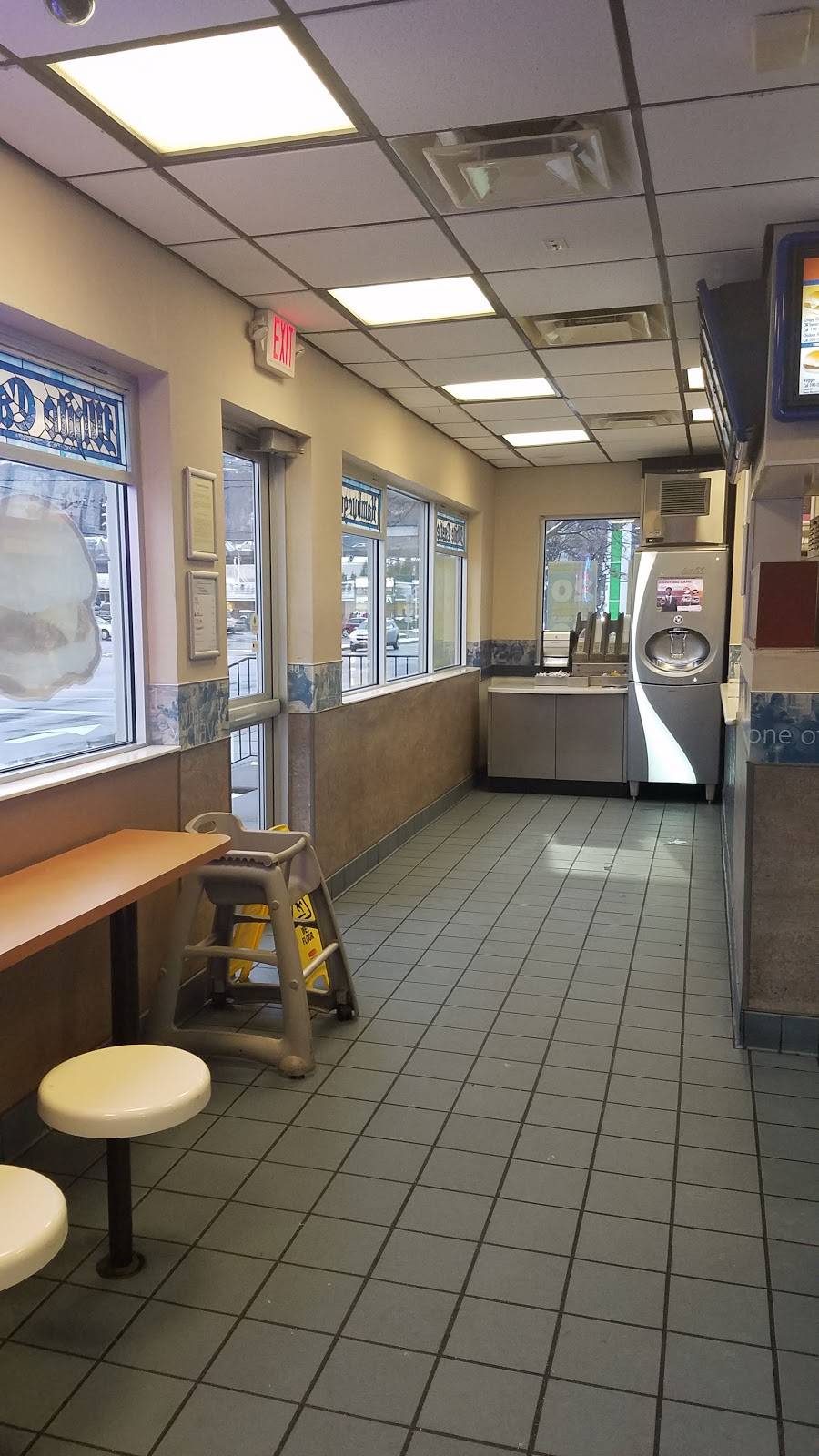White Castle | restaurant | 596 W 3rd St, Covington, KY 41011, USA | 8594314632 OR +1 859-431-4632