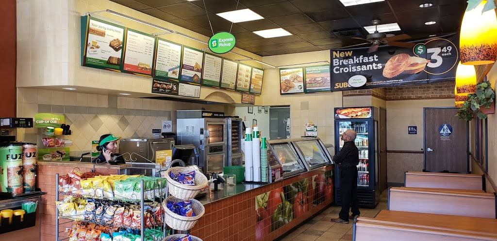Subway Restaurants | restaurant | 908 W Orangethorpe Ave, Fullerton, CA 92832, USA | 7144469326 OR +1 714-446-9326