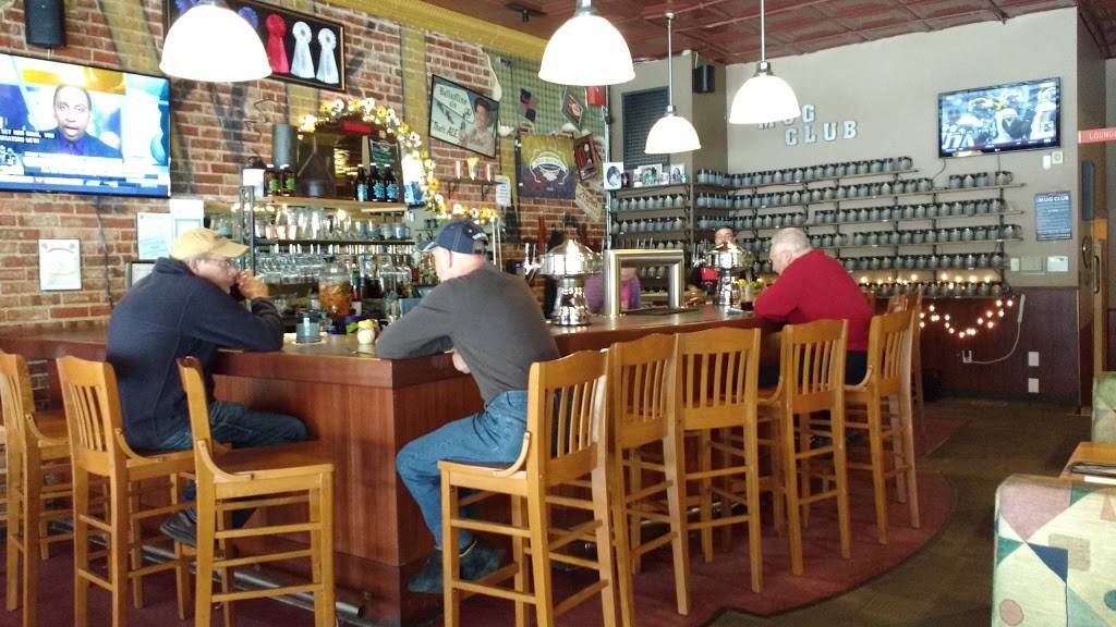Mad Anthony Taproom | restaurant | 114 N Main St, Auburn, IN 46706, USA | 2609270500 OR +1 260-927-0500