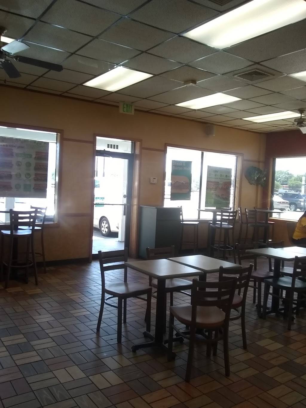 Subway | restaurant | 2172 N Ashley St, Valdosta, GA 31602, USA | 2292422477 OR +1 229-242-2477