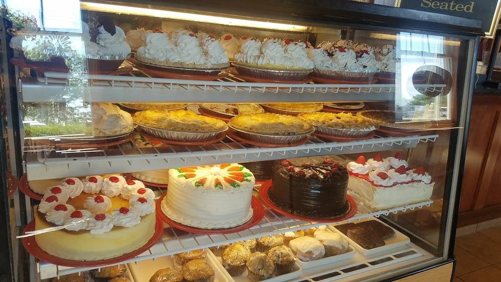 Christos Family Dining | restaurant | 1951 S Heaton St, Knox, IN 46534, USA | 5747727006 OR +1 574-772-7006