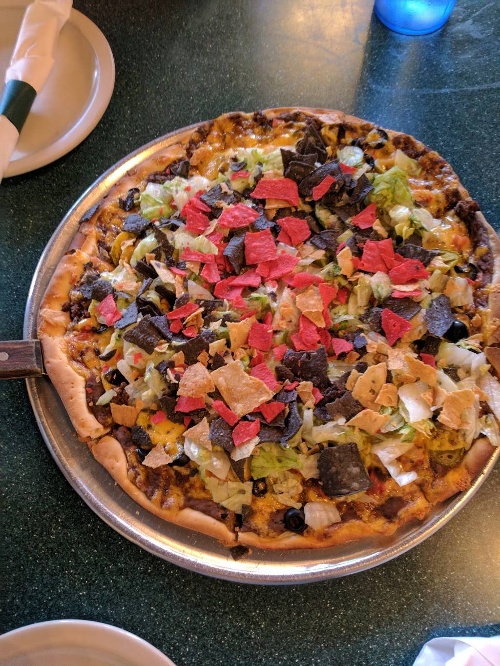 Sams Pizza | restaurant | 441 S Gilbert St, Iowa City, IA 52240, USA | 3193378200 OR +1 319-337-8200