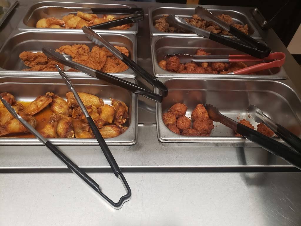 Wrays Fins & Feathers Restaurant | restaurant | 7059 Depot St, Olive Branch, MS 38654, USA | 6628959729 OR +1 662-895-9729