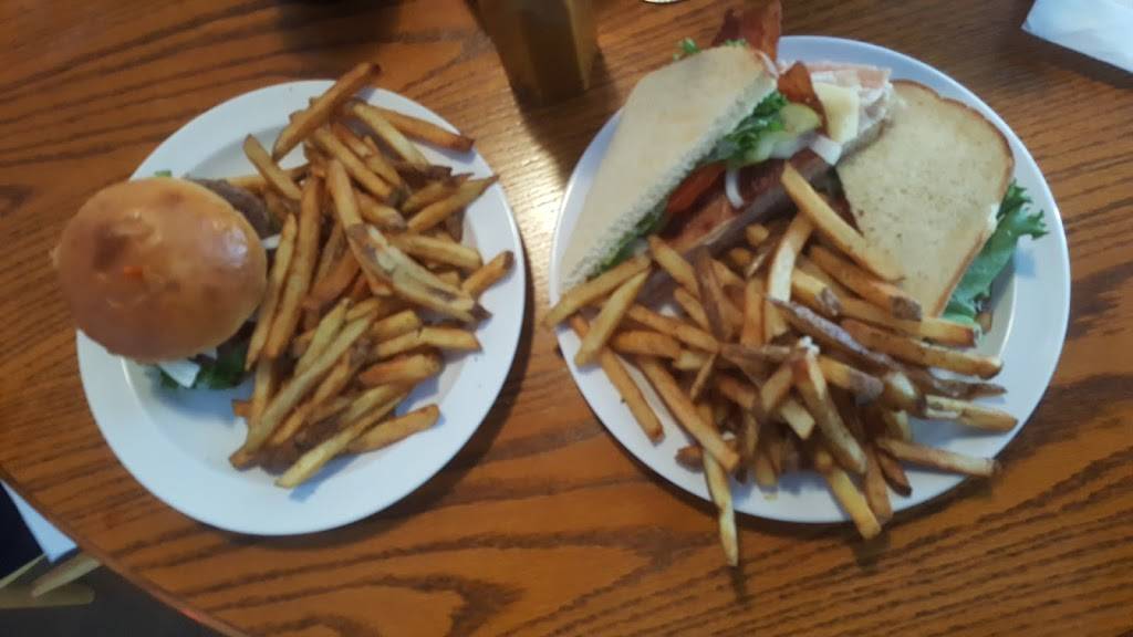 Walt & Maries Country Market & Cafe | restaurant | 44947 W Red Arrow Hwy, Paw Paw, MI 49079, USA | 2696577570 OR +1 269-657-7570