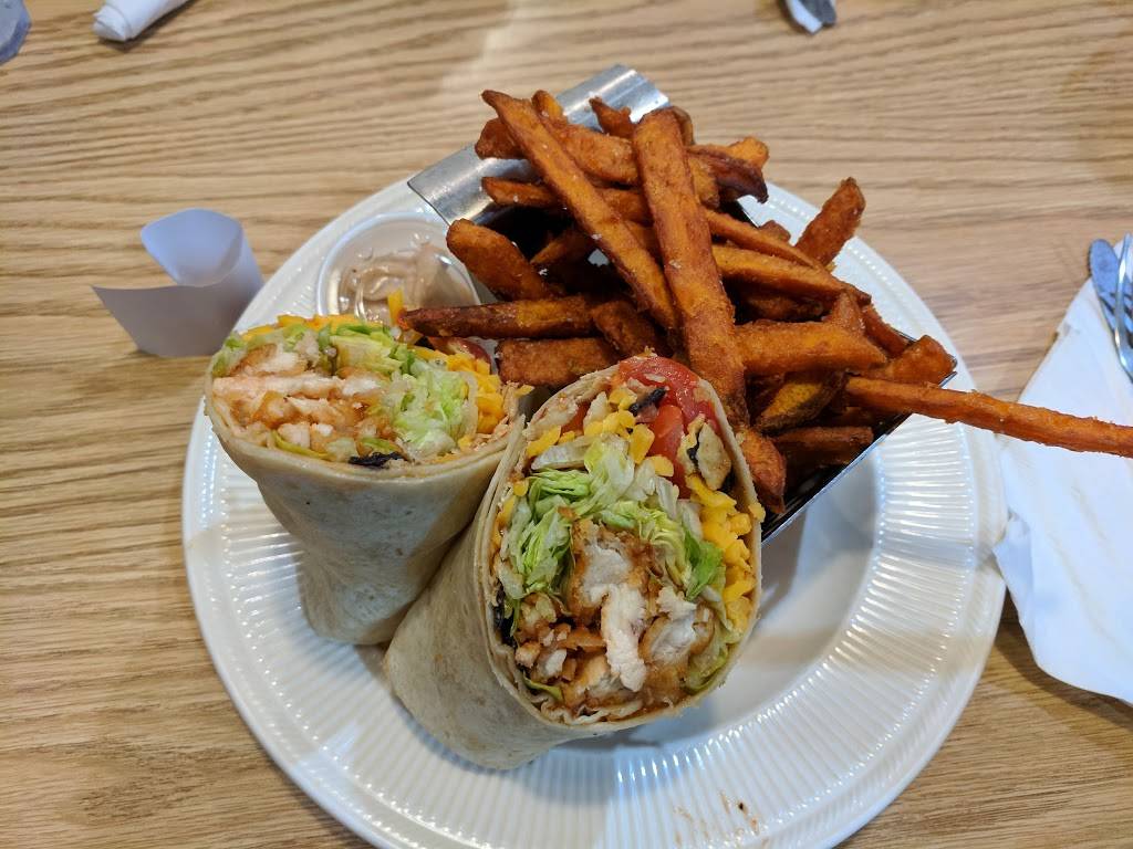 Family Table Cafe | restaurant | 3343 Auburn Rd, Auburn Hills, MI 48326, USA | 2482933351 OR +1 248-293-3351