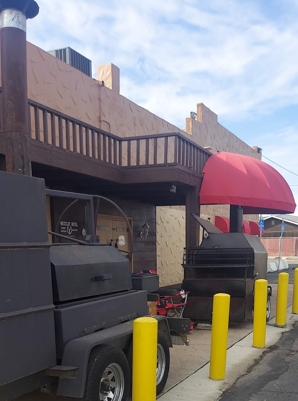 Westleys Bbq | restaurant | 8615 CA-33, Westley, CA 95387, USA | 2098943663 OR +1 209-894-3663