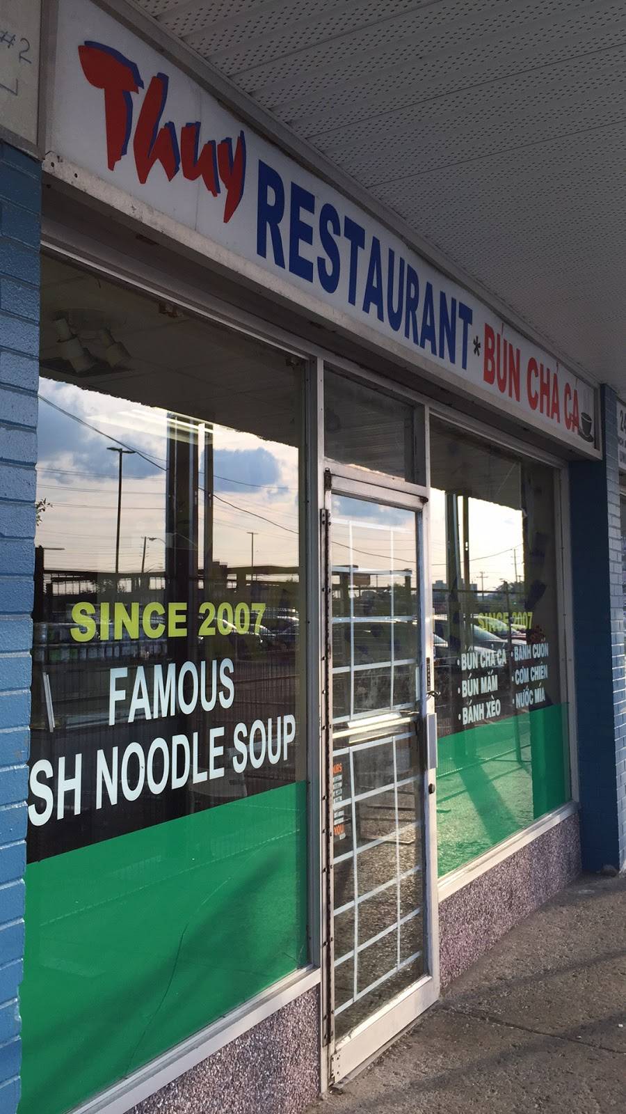 Thuy Restaurant | restaurant | 3-2437 Finch Ave W, North York, ON M9M 2E7, Canada | 4167408808 OR +1 416-740-8808