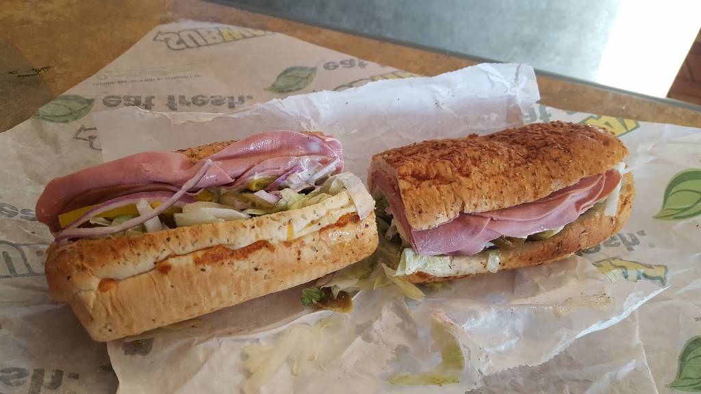 Subway Restaurants | restaurant | 1641 Commanche Ave, Green Bay, WI 54313, USA | 9204995400 OR +1 920-499-5400