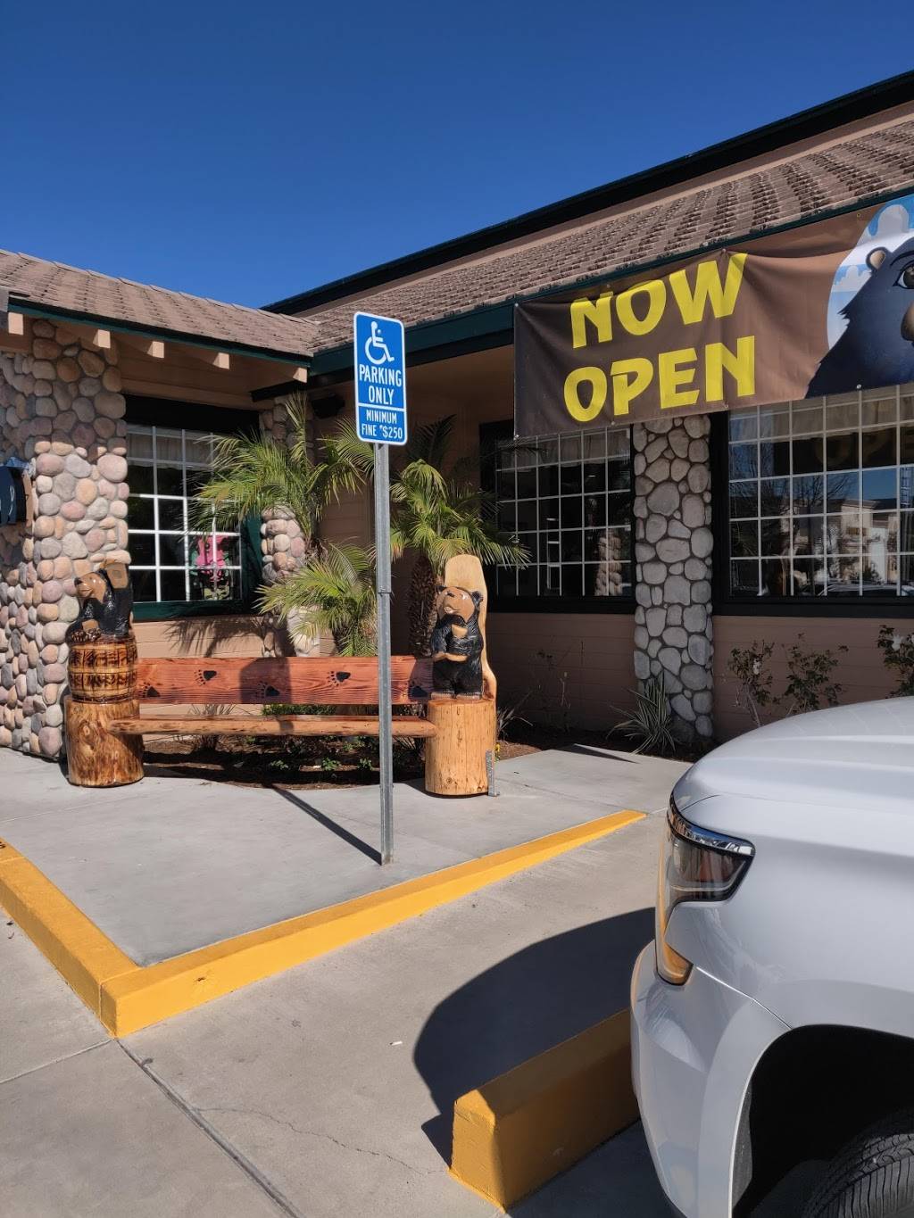 Murrieta Black Bear Diner | restaurant | 24640 Madison Ave, Murrieta, CA 92562, USA | 9517032234 OR +1 951-703-2234