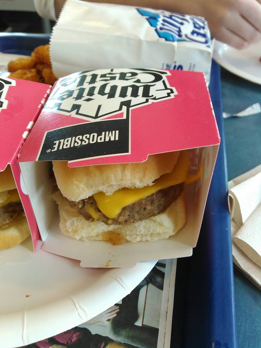 White Castle | restaurant | 4800 Mid Rivers Mall Dr, Cottleville, MO 63376, USA | 6364471228 OR +1 636-447-1228