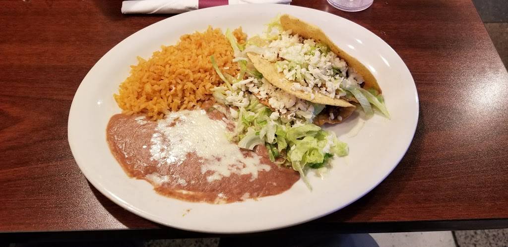 El Manzanillo | restaurant | 30 Dillard Rd, Highlands, NC 28741, USA | 8285260608 OR +1 828-526-0608