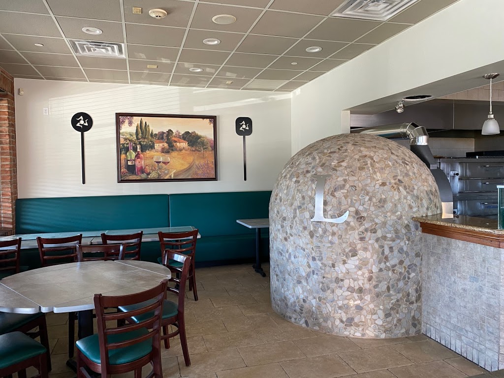 Lorenzos Pizzeria & Restaurant | restaurant | 21 Cedar Swamp Rd, Glen Cove, NY 11542, USA | 5168014000 OR +1 516-801-4000