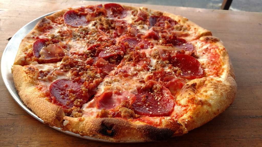 Sidewall Pizza Company | restaurant | 35 S Main St, Travelers Rest, SC 29690, USA | 8646100527 OR +1 864-610-0527