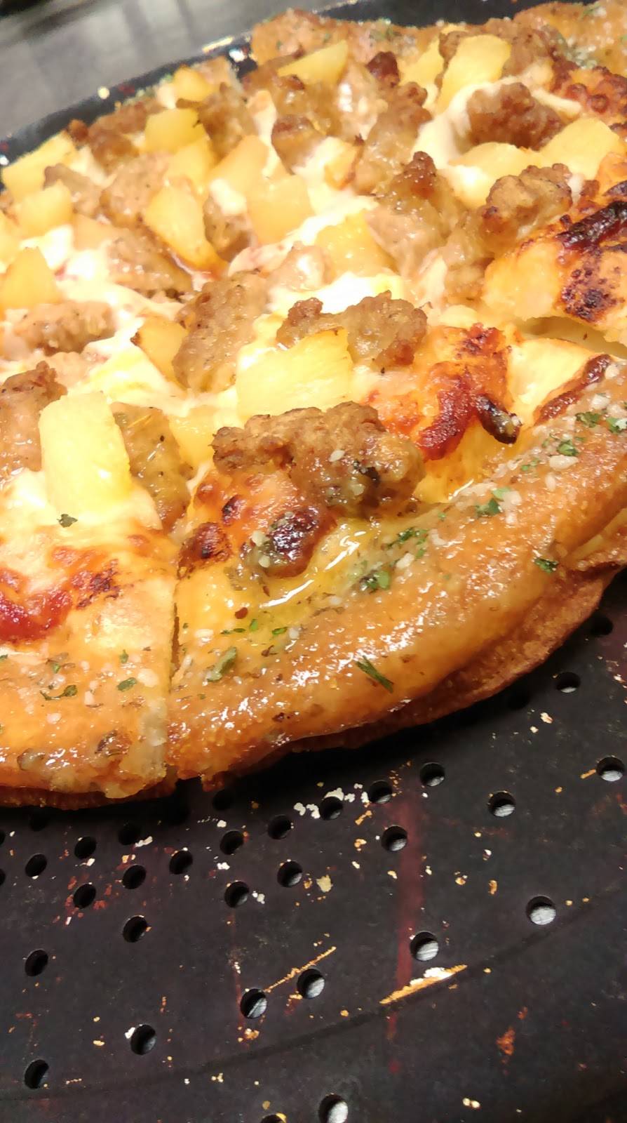 Pizza Hut | restaurant | 10050 W Bell Rd #22, Sun City, AZ 85351, USA | 6238758776 OR +1 623-875-8776