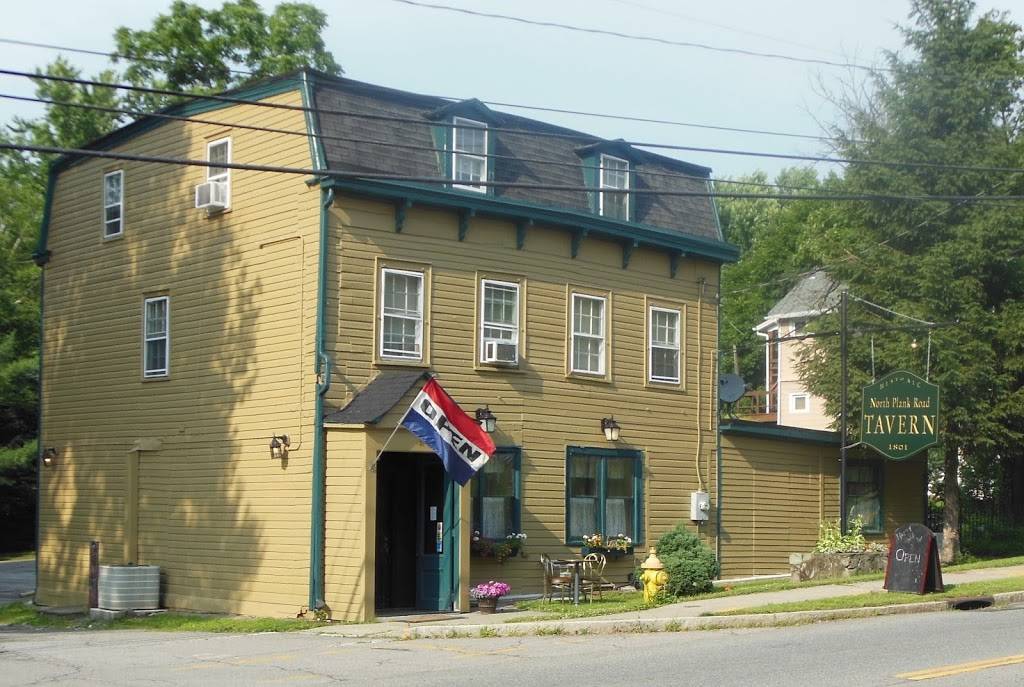 North Plank Road Tavern | restaurant | 30 Plank Rd, Newburgh, NY 12550, USA | 8455625031 OR +1 845-562-5031
