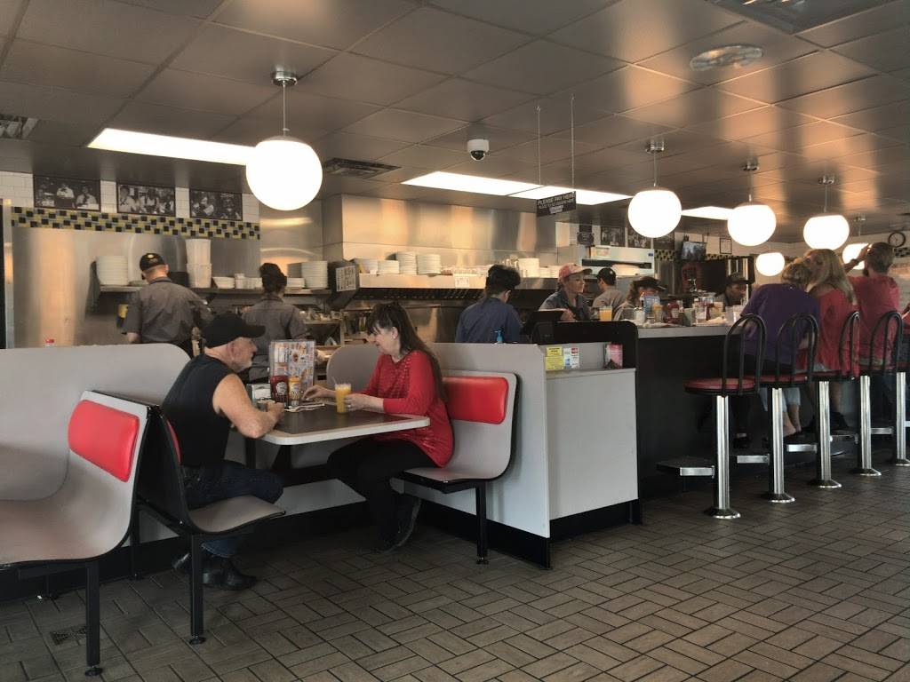 Waffle House | meal takeaway | 612 Lyndon Ln, Louisville, KY 40222, USA | 5023569959 OR +1 502-356-9959