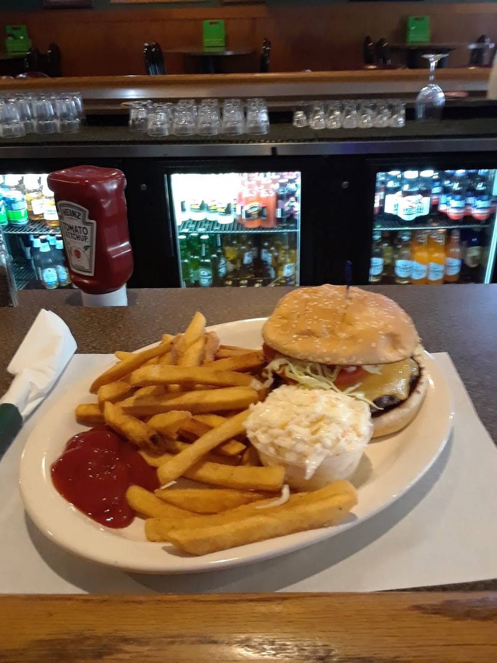 Mr. Gees Bar & Grille | restaurant | 593 Broadway Ave, Bedford, OH 44146, USA | 4404396246 OR +1 440-439-6246