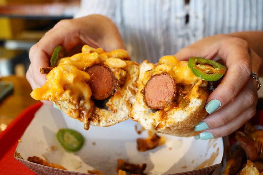 Gourmet Killer Dogs | restaurant | 4057 W Atlantic Ave, Delray Beach, FL 33445, USA | 9176563664 OR +1 917-656-3664