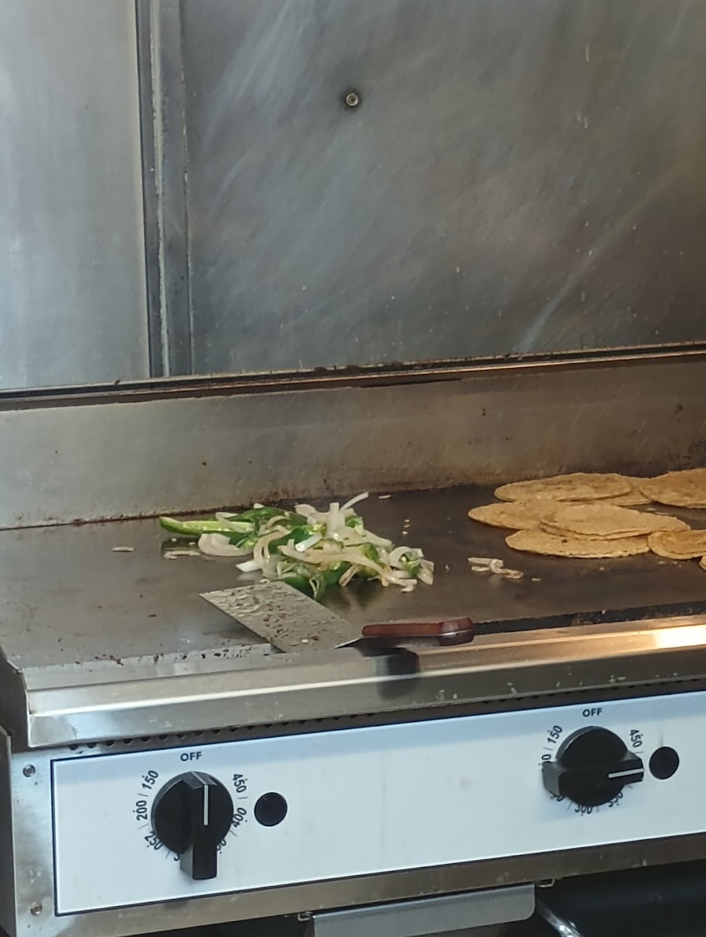 TAQUERIA Mi Pueblo | restaurant | 1905 W 51st St, Chicago, IL 60609, USA | 7733060509 OR +1 773-306-0509