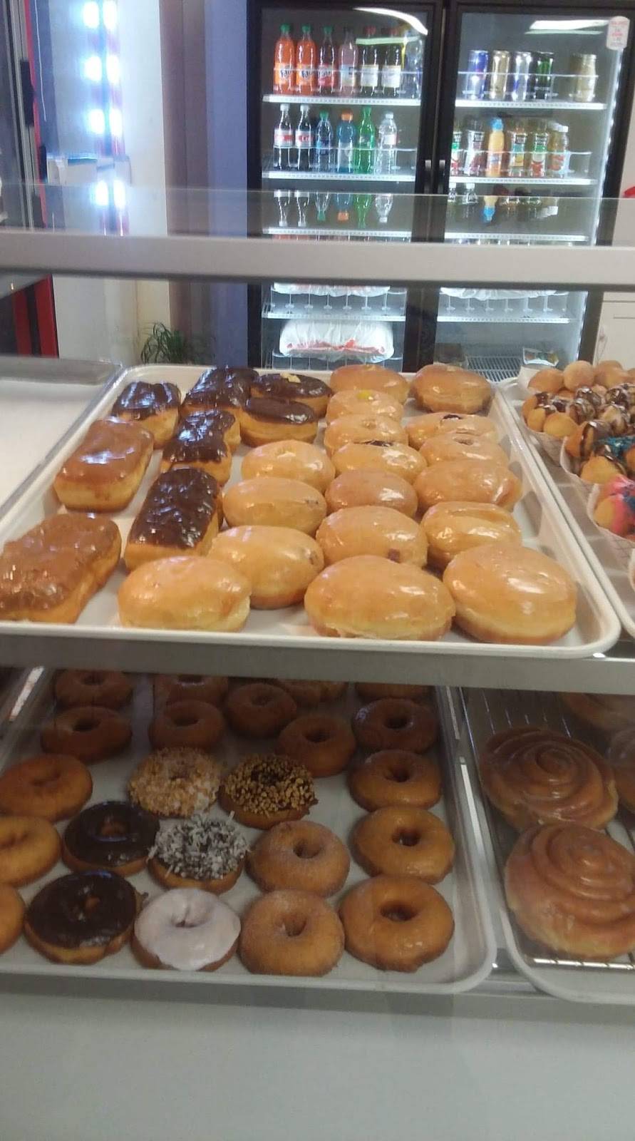 Donut World | restaurant | Donut World, 1117 E McNeese St, Lake Charles, LA 70607, USA | 3376026119 OR +1 337-602-6119