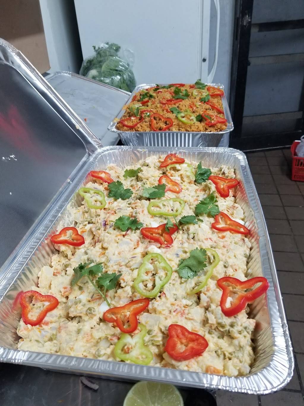 Cast-Mart Restaurant & grocery | restaurant | 606 Andover St, Lawrence, MA 01843, USA | 9786555454 OR +1 978-655-5454