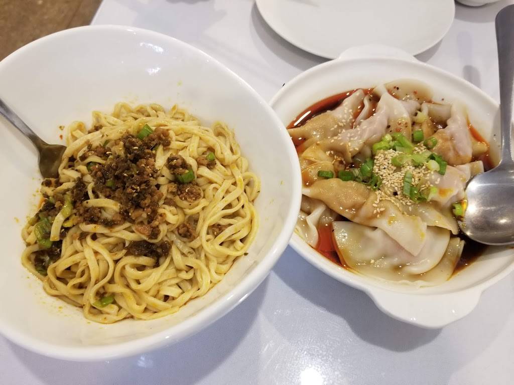 Little Pepper | restaurant | 18-24 College Point Blvd, College Point, NY 11356, USA | 7189397788 OR +1 718-939-7788