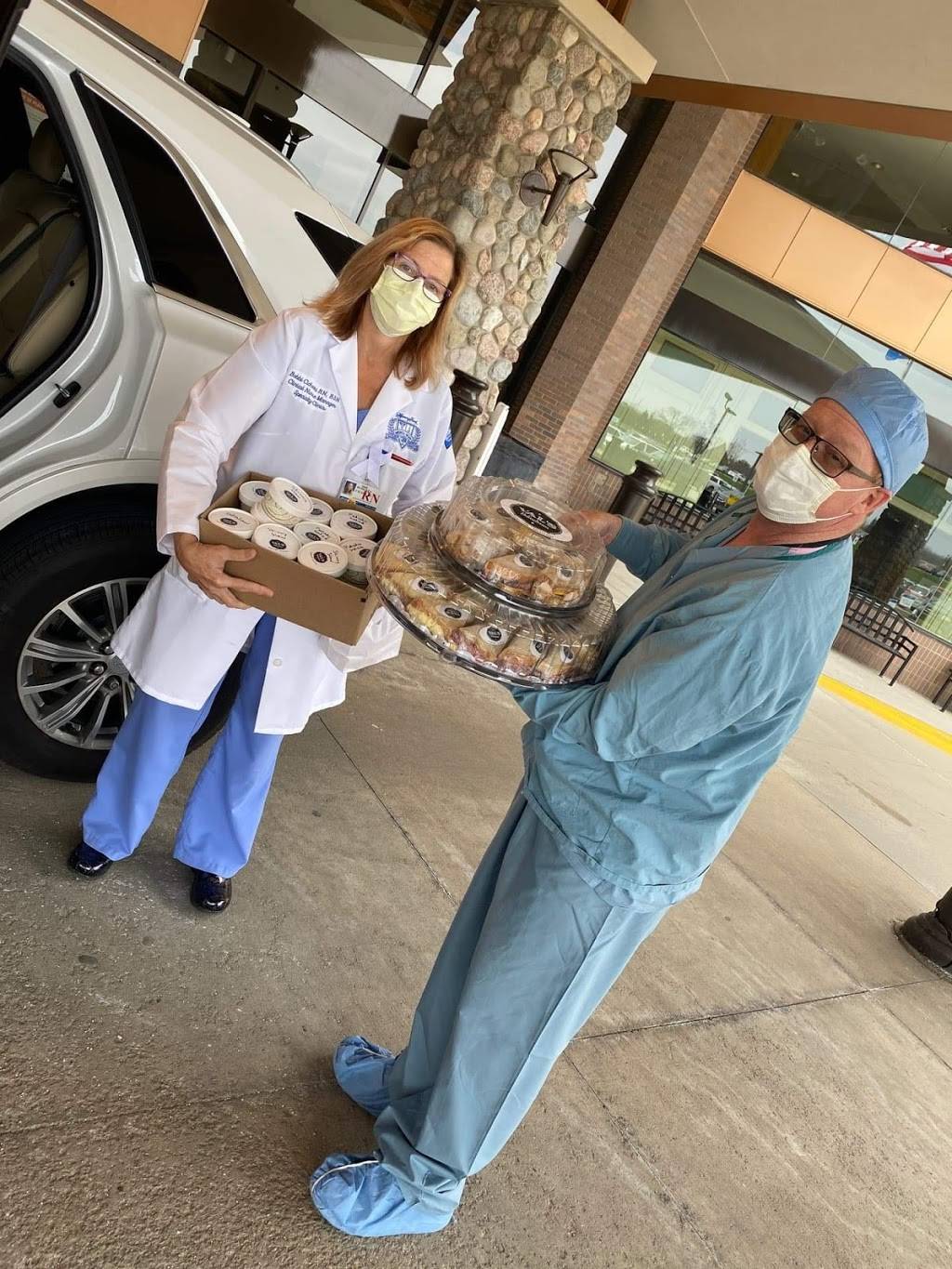 Vals Delicatessen | restaurant | 4301 Orchard Lake Rd #195, West Bloomfield Township, MI 48323, USA | 2489738037 OR +1 248-973-8037