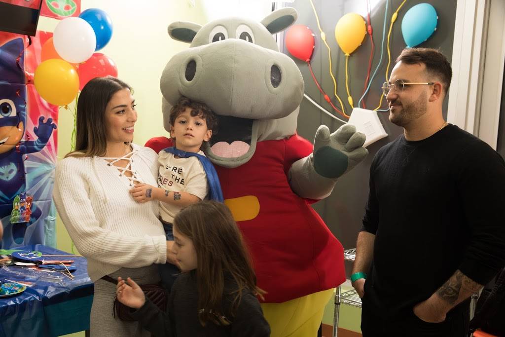 Flippos Hallandale | restaurant | 801 N Federal Hwy Unit 201, Hallandale Beach, FL 33009, USA | 9549477787 OR +1 954-947-7787