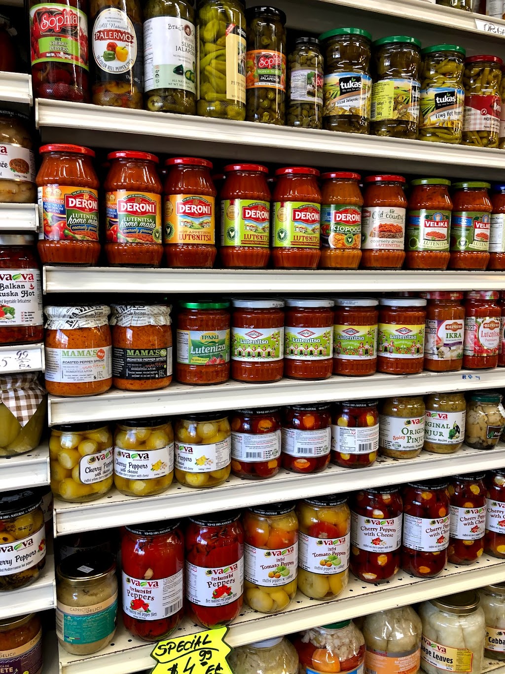 Parrot Coffee Grocery Inc | restaurant | 5822 Myrtle Ave, Ridgewood, NY 11385, USA | 7188212785 OR +1 718-821-2785