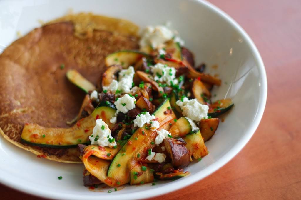 Kingfisher Restaurant & Deli | restaurant | 1001 Lake Dr SE, Grand Rapids, MI 49506, USA | 6167346833 OR +1 616-734-6833