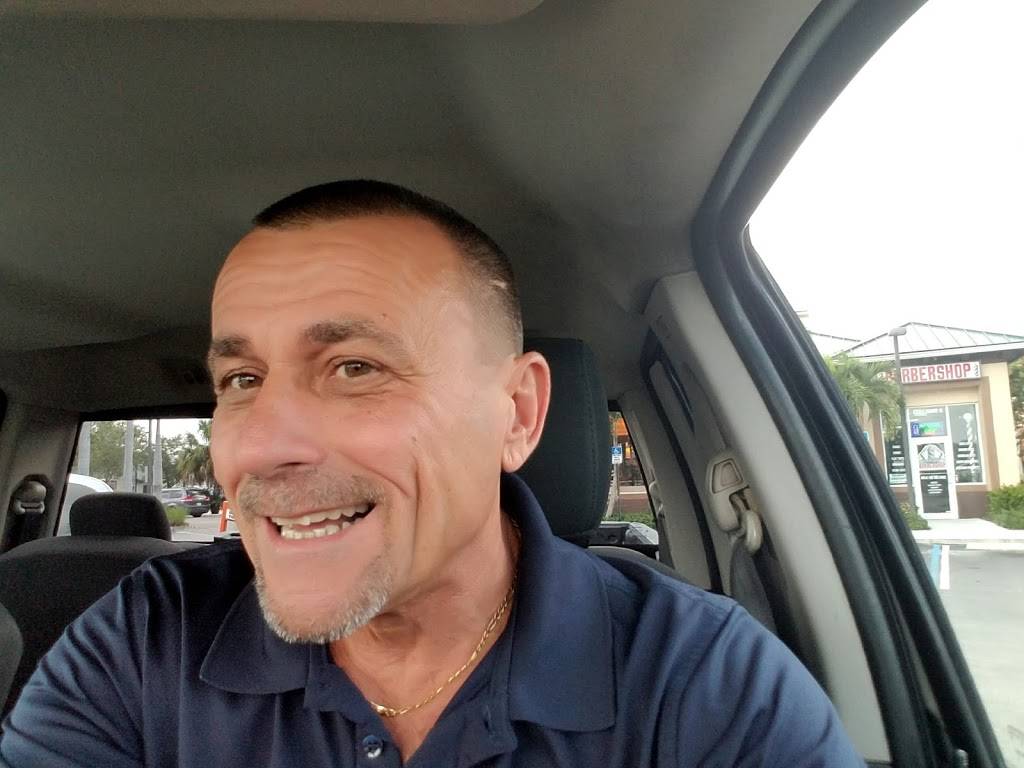 Dunkin | bakery | 8221 Lake Worth Rd, Lake Worth, FL 33467, USA | 5615571661 OR +1 561-557-1661