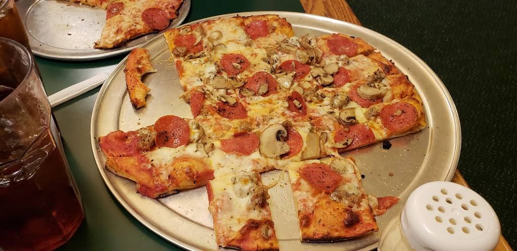 Monicals Pizza | restaurant | 609 E Jasper St, Paris, IL 61944, USA | 2174657684 OR +1 217-465-7684