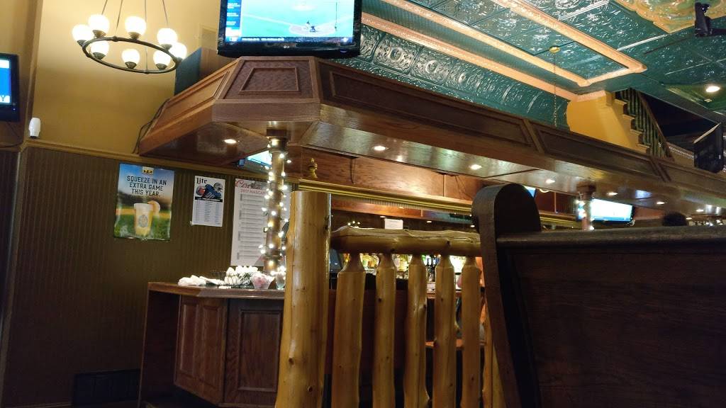 Hunt Club of Hillsdale | restaurant | 24 N Howell St, Hillsdale, MI 49242, USA | 5174377356 OR +1 517-437-7356