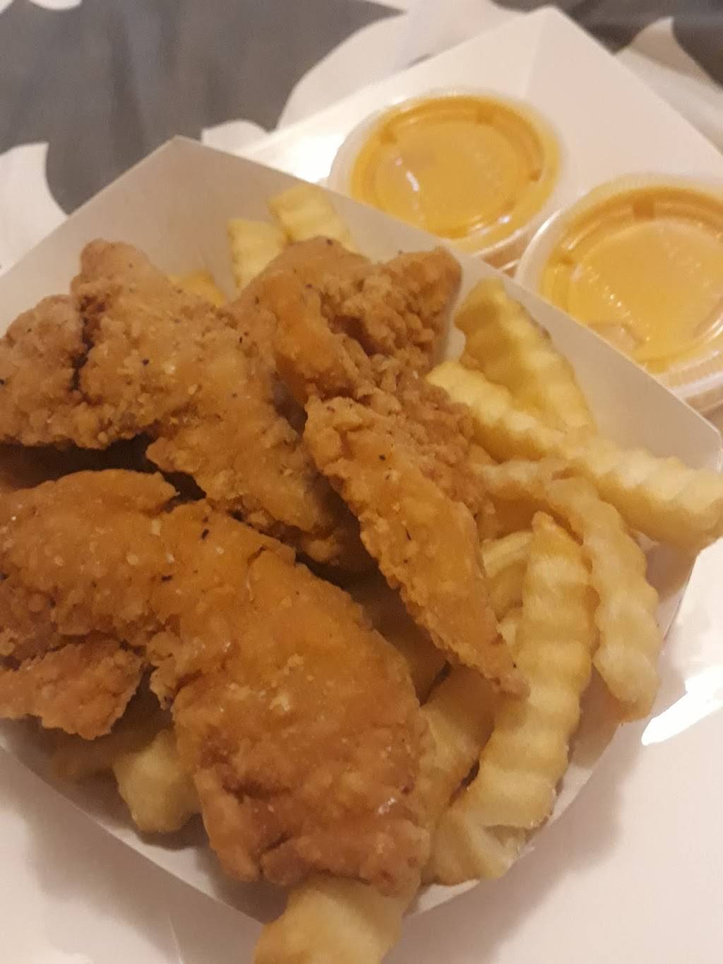 Sno-White Drive In | restaurant | 3442 Atchison St, Riverbank, CA 95367, USA | 2098696833 OR +1 209-869-6833