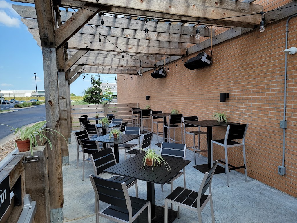 Albero Bistro | restaurant | 2684 N Greenwich Rd Suite 600, Wichita, KS 67226, USA | 3163643628 OR +1 316-364-3628