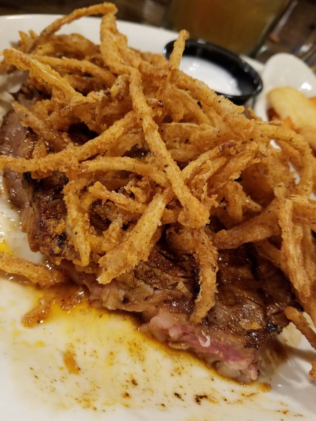 Coltons Steak House & Grill | restaurant | 5 Eastport Plaza Dr, Collinsville, IL 62234, USA | 6182238977 OR +1 618-223-8977