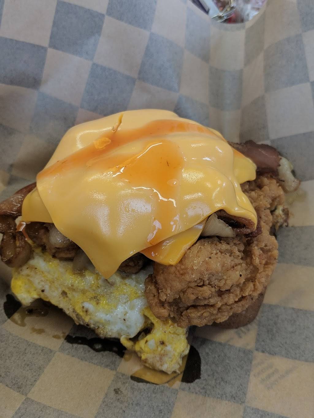 Pops Dogs & Mas Burgers | restaurant | 7301 Brook Rd, Richmond, VA 23227, USA | 8042665781 OR +1 804-266-5781