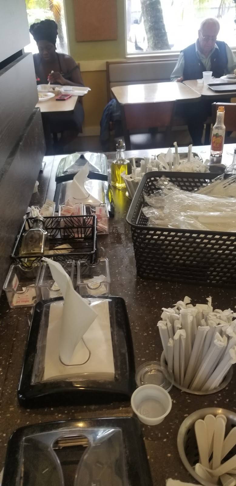 Pollo Tropical | restaurant | 3061 Northlake Blvd, Lake Park, FL 33403, USA | 5618413466 OR +1 561-841-3466