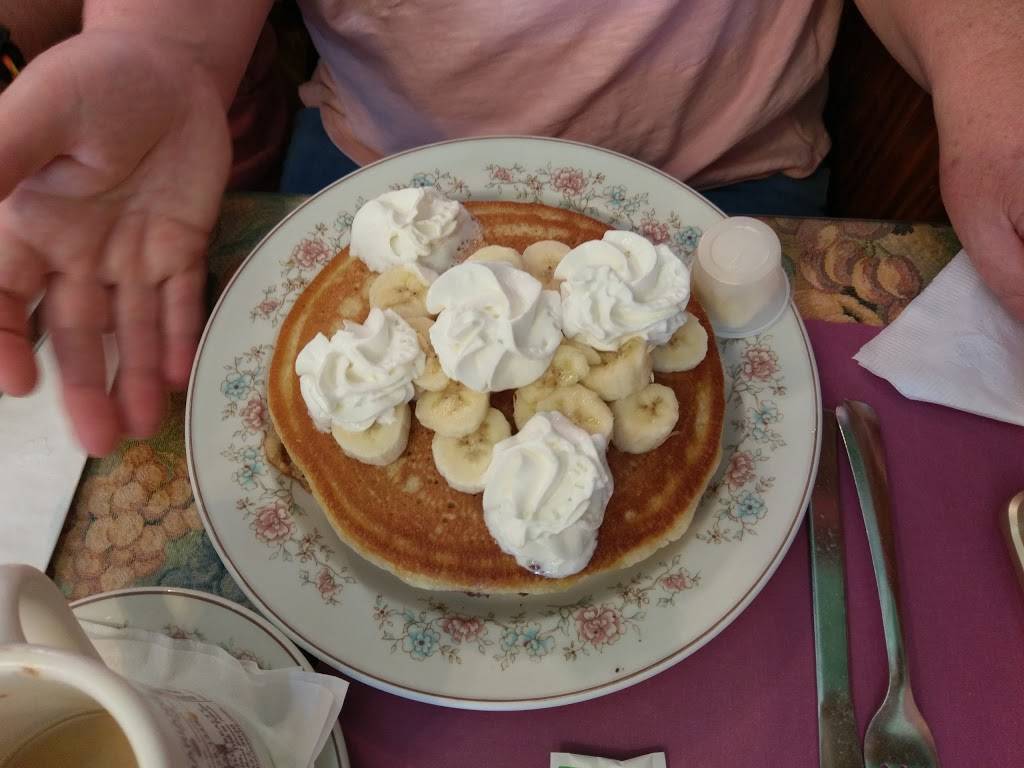 Juliens Corner Kitchen | meal takeaway | 150 Bridge St, Manchester, NH 03104, USA | 6036224044 OR +1 603-622-4044