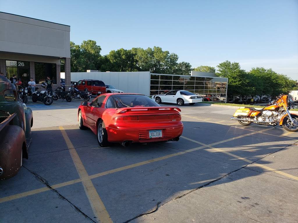 Cruisers Bar & Grill | restaurant | 8634 F St, Omaha, NE 68127, USA | 4026147445 OR +1 402-614-7445