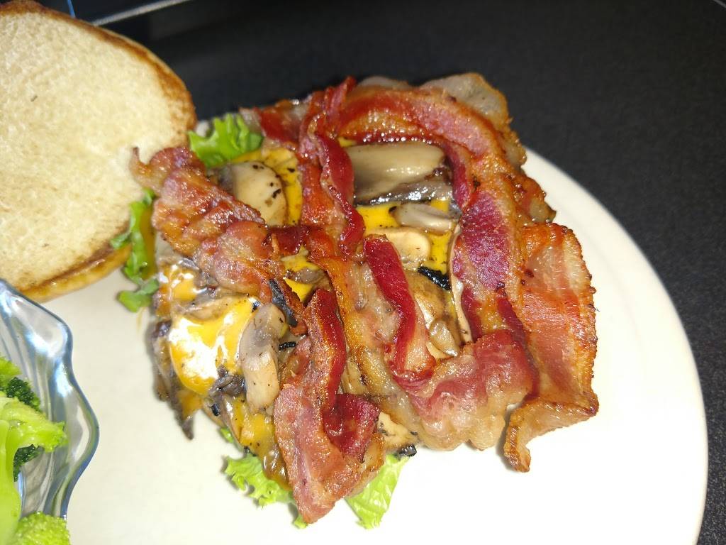 Friendlys | restaurant | 135 Mariano Bishop Blvd, Fall River, MA 02721, USA | 5086730891 OR +1 508-673-0891